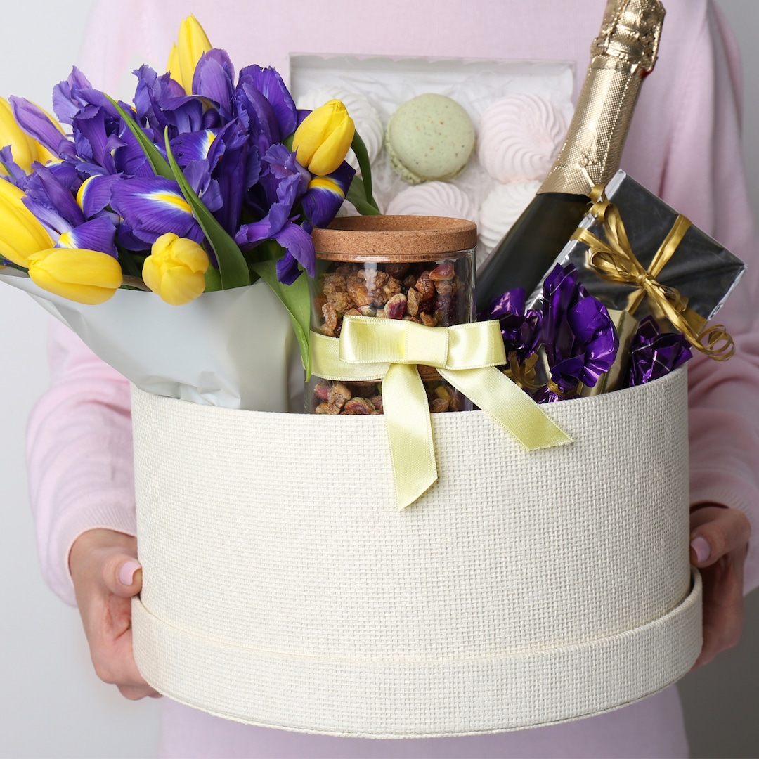 10 Gift Baskets That Will Arrive Just in Time for Mother’s Day 10 Gift Baskets That Will Arrive Just in Time for Mother’s Day
